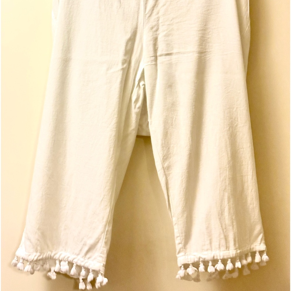 Women’s Linen White Capris with Tassels